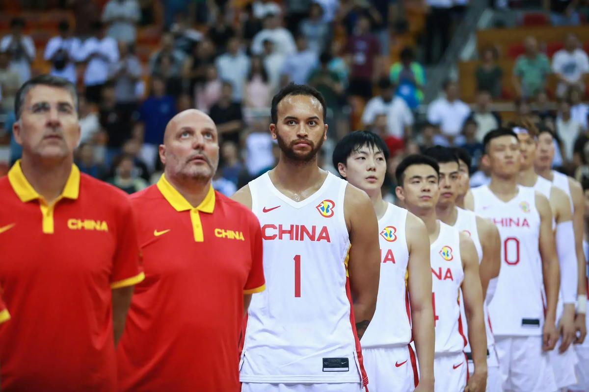 中国男篮队vs塞尔维亚